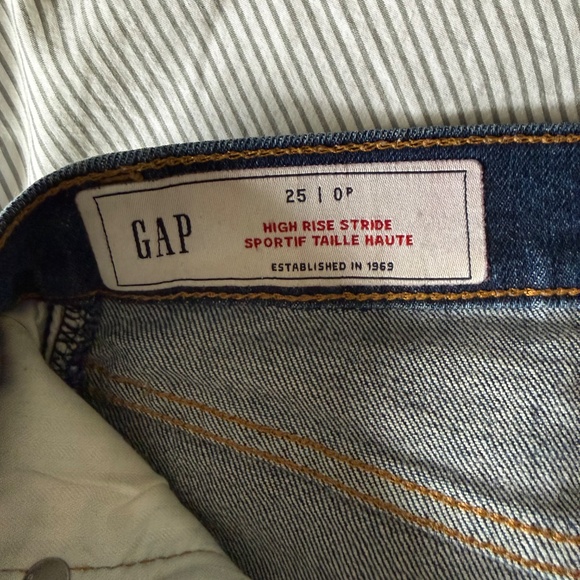 GAP High Rise Stride Jeans - Picture 4 of 4